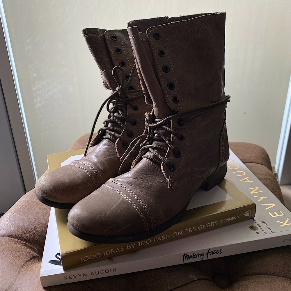 Steve Madden Troopa Boots in Stone
